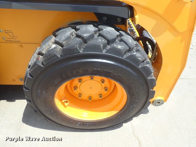 image for item DG2383 2017 Mustang 2200R  skid steer loader