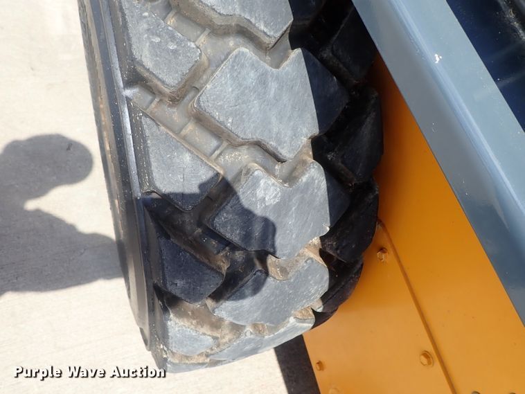 image for item DG2383 2017 Mustang 2200R  skid steer loader