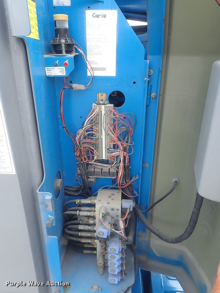 image for item DG2388 2006 Genie Z-30/20N  boom lift