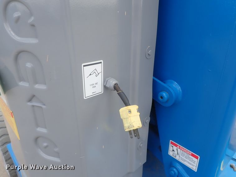 image for item DG2388 2006 Genie Z-30/20N  boom lift