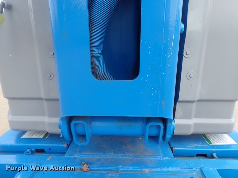 image for item DG2388 2006 Genie Z-30/20N  boom lift