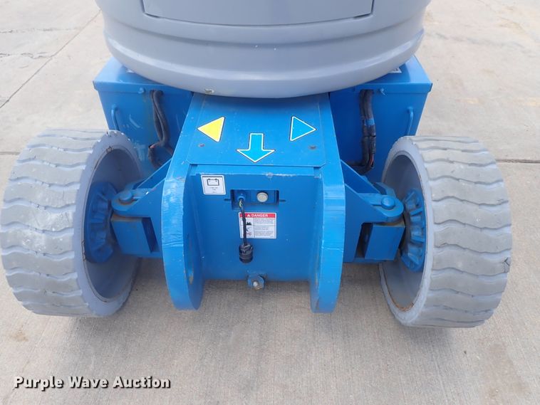image for item DG2388 2006 Genie Z-30/20N  boom lift