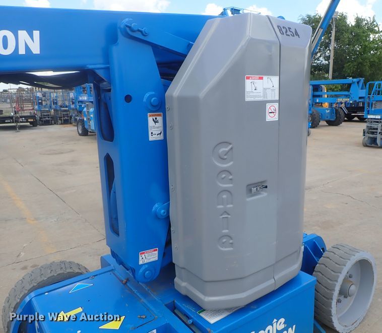 image for item DG2388 2006 Genie Z-30/20N  boom lift