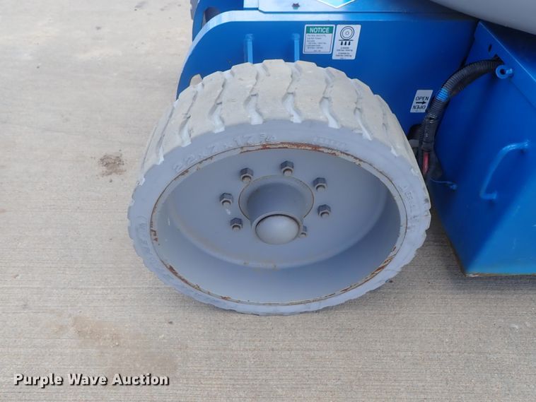 image for item DG2388 2006 Genie Z-30/20N  boom lift