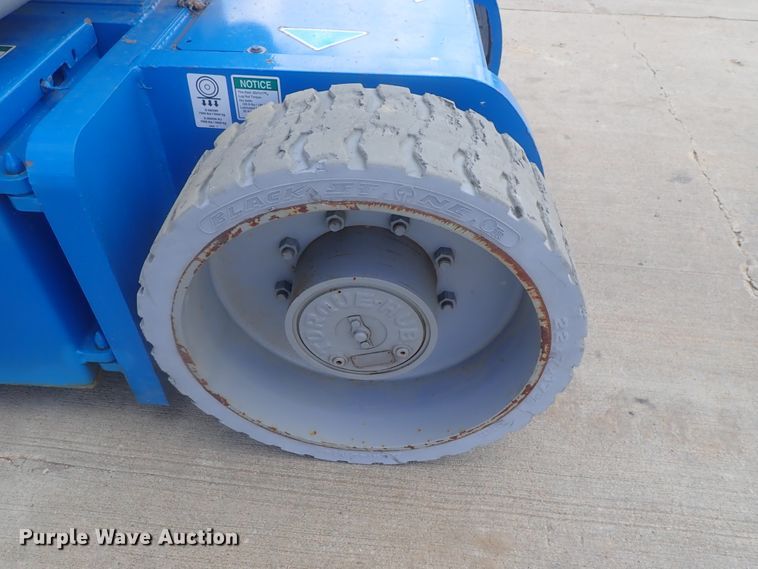 image for item DG2388 2006 Genie Z-30/20N  boom lift