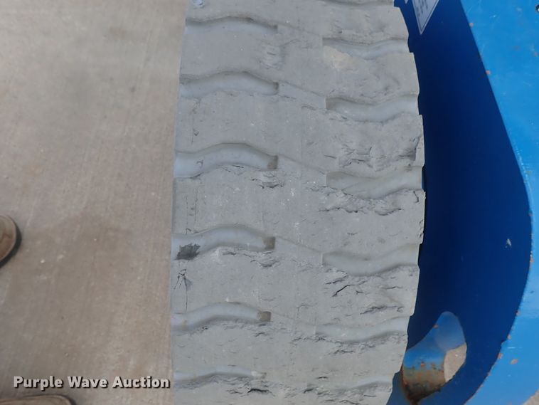 image for item DG2388 2006 Genie Z-30/20N  boom lift