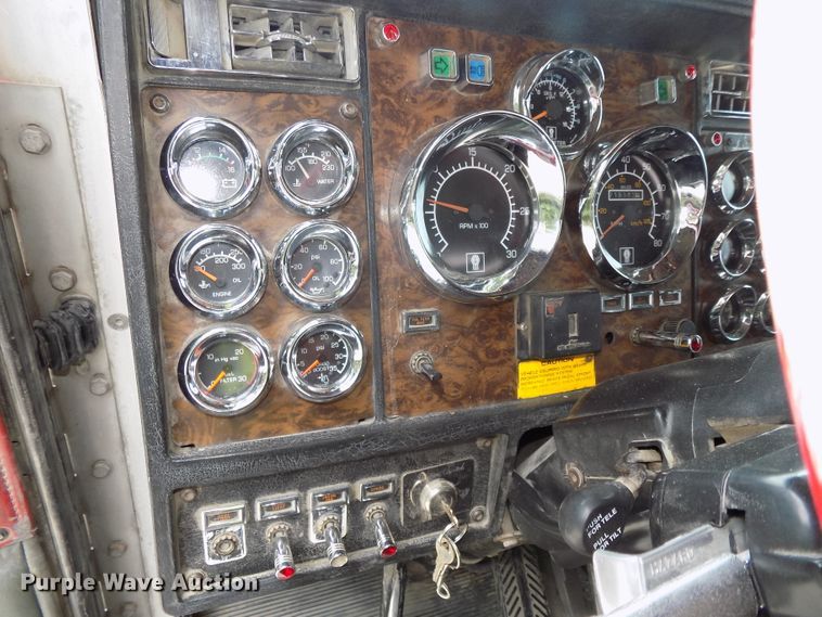 image for item DG2606 1997 Kenworth T800  dump truck