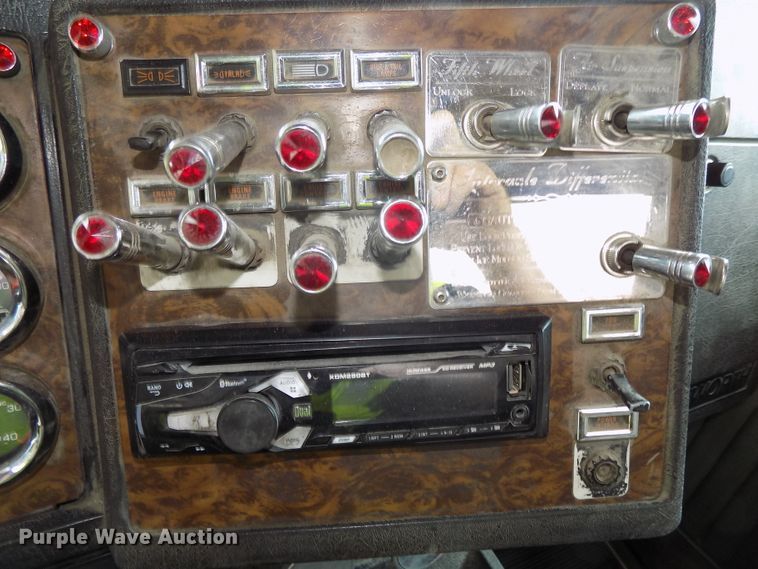 image for item DG2606 1997 Kenworth T800  dump truck