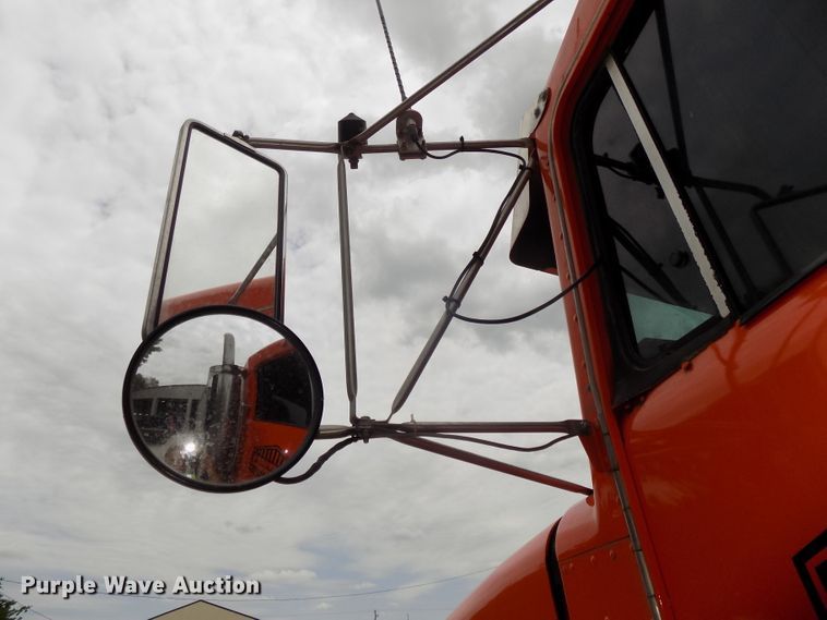 image for item DG2606 1997 Kenworth T800  dump truck