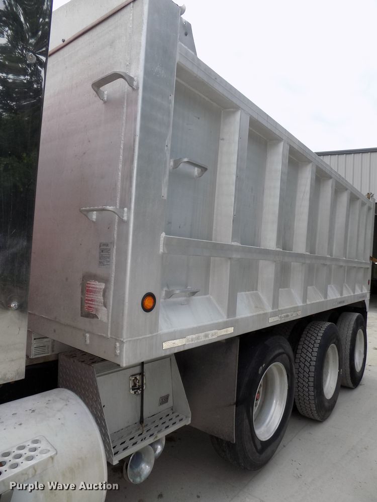 image for item DG2606 1997 Kenworth T800  dump truck