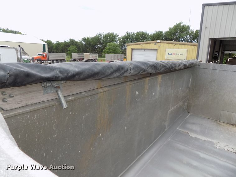 image for item DG2606 1997 Kenworth T800  dump truck