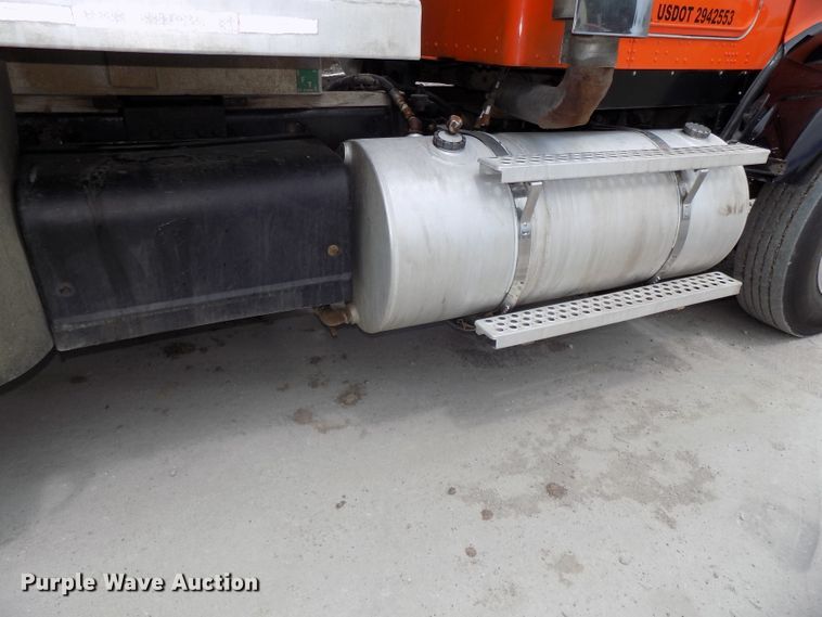 image for item DG2606 1997 Kenworth T800  dump truck