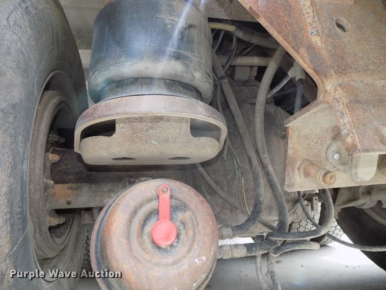 image for item DG2606 1997 Kenworth T800  dump truck