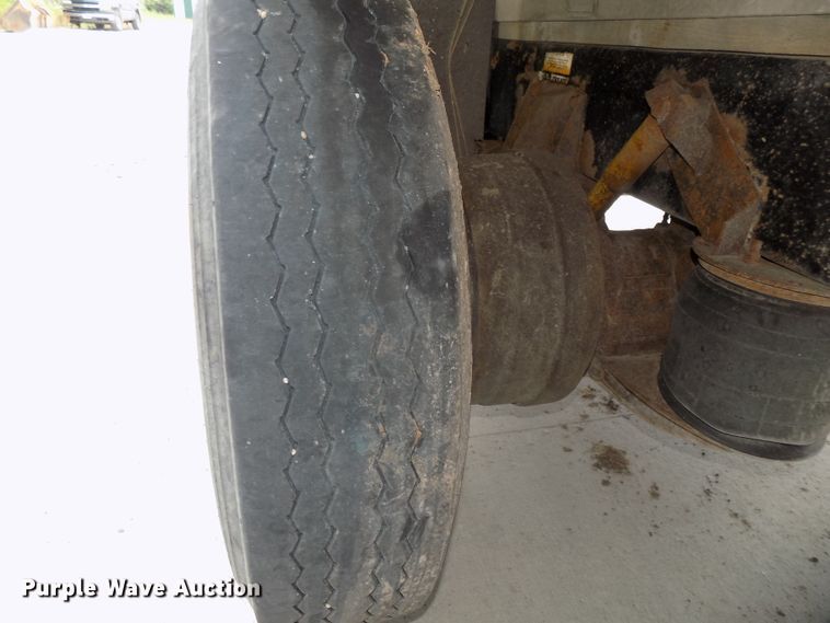 image for item DG2606 1997 Kenworth T800  dump truck