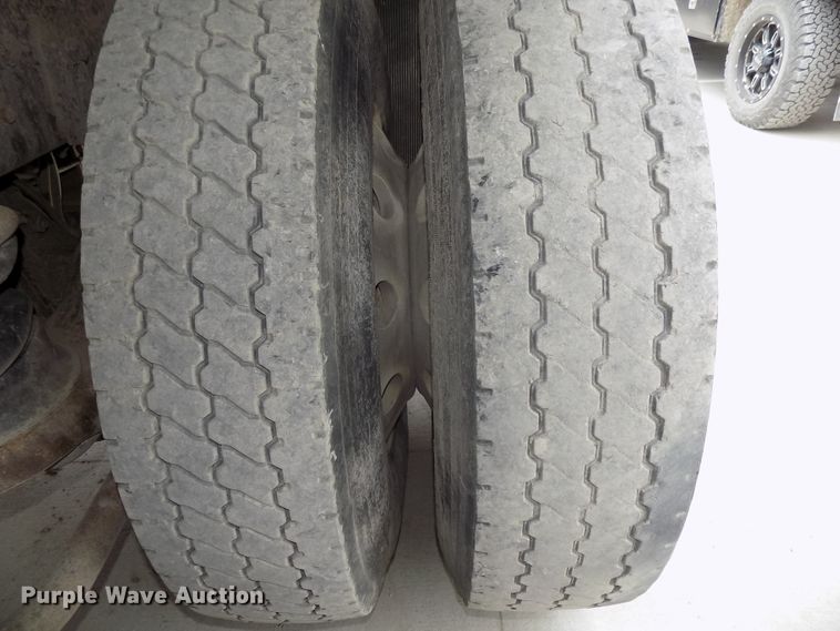 image for item DG2606 1997 Kenworth T800  dump truck