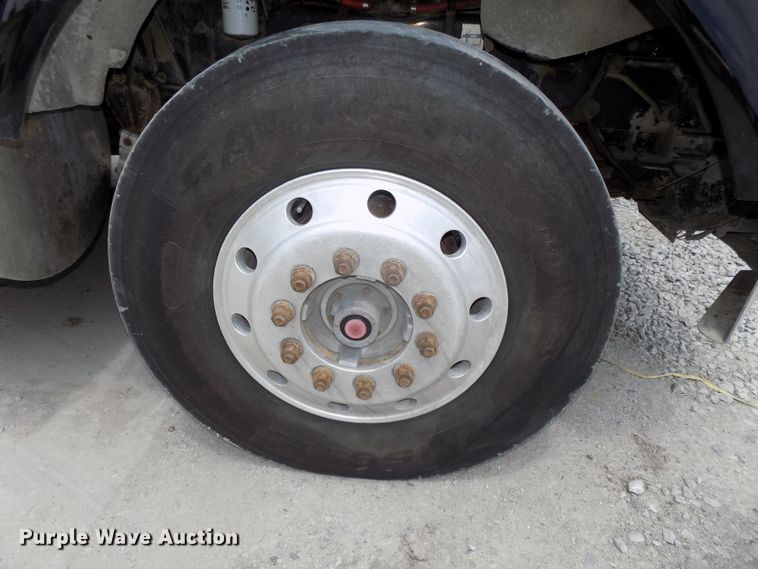 image for item DG2606 1997 Kenworth T800  dump truck