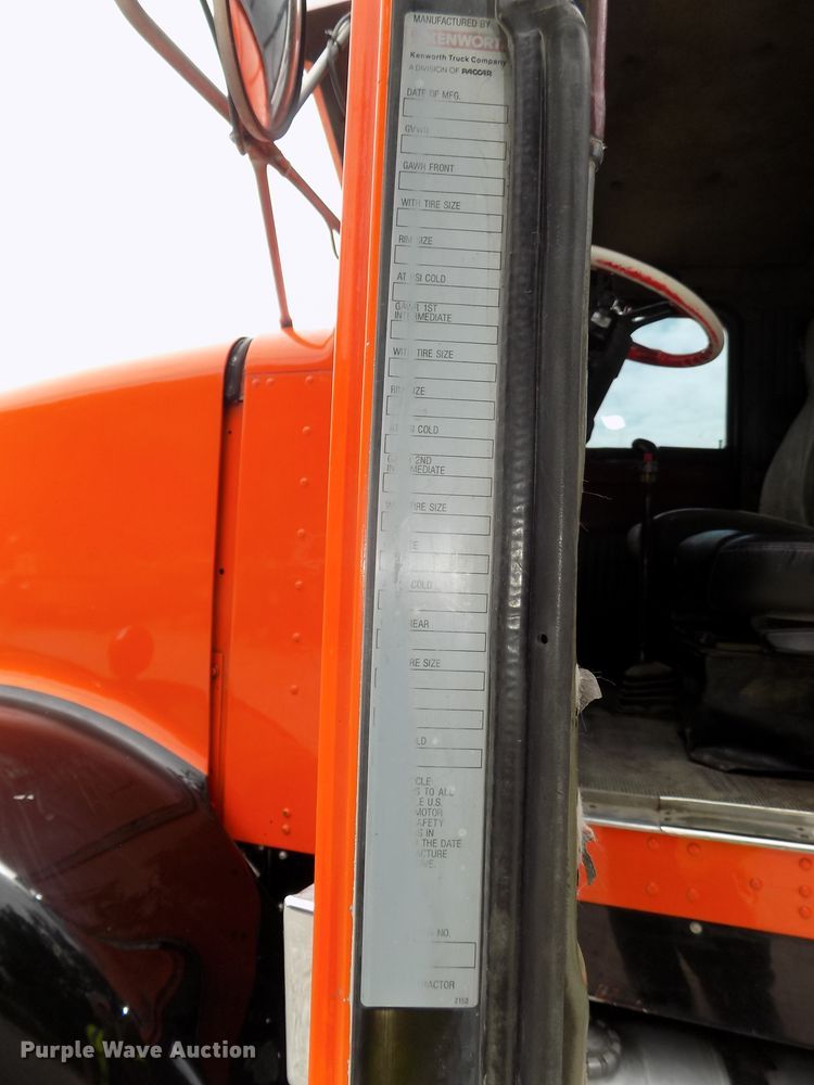 image for item DG2606 1997 Kenworth T800  dump truck