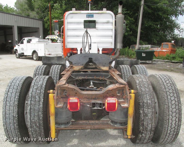 image for item DG2649 2000 Mack CH613  semi truck