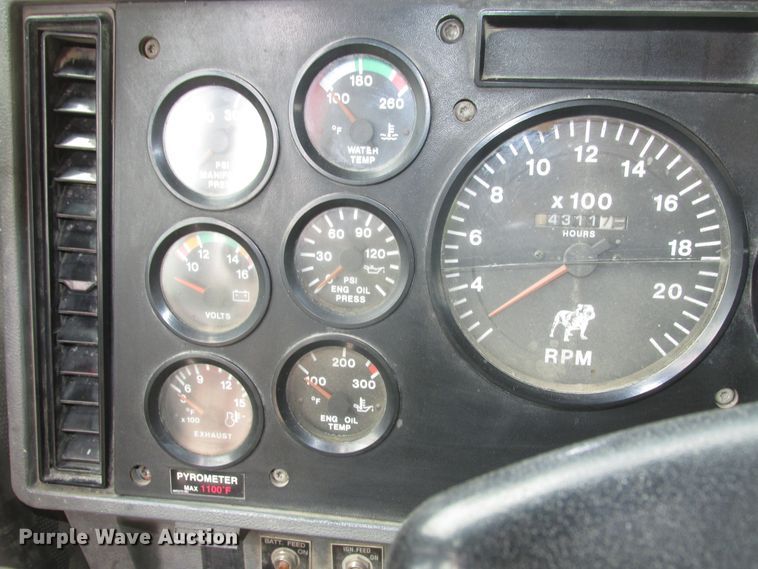 image for item DG2649 2000 Mack CH613  semi truck