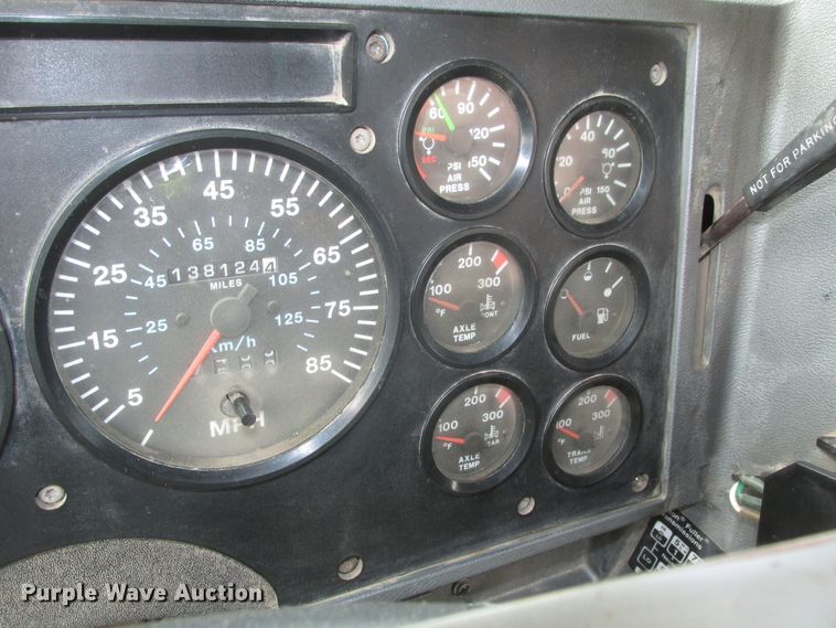 image for item DG2649 2000 Mack CH613  semi truck