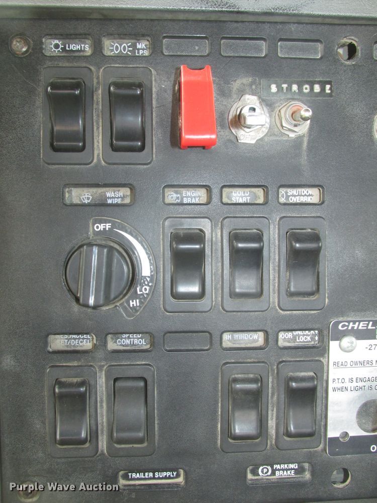 image for item DG2649 2000 Mack CH613  semi truck