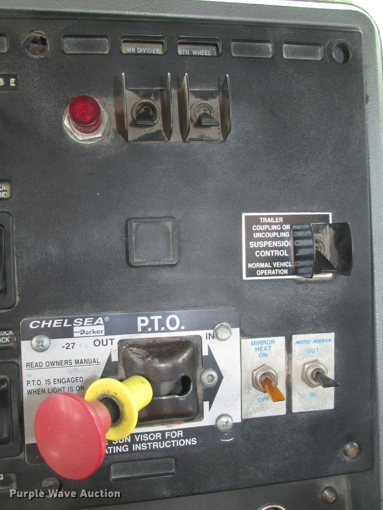 image for item DG2649 2000 Mack CH613  semi truck