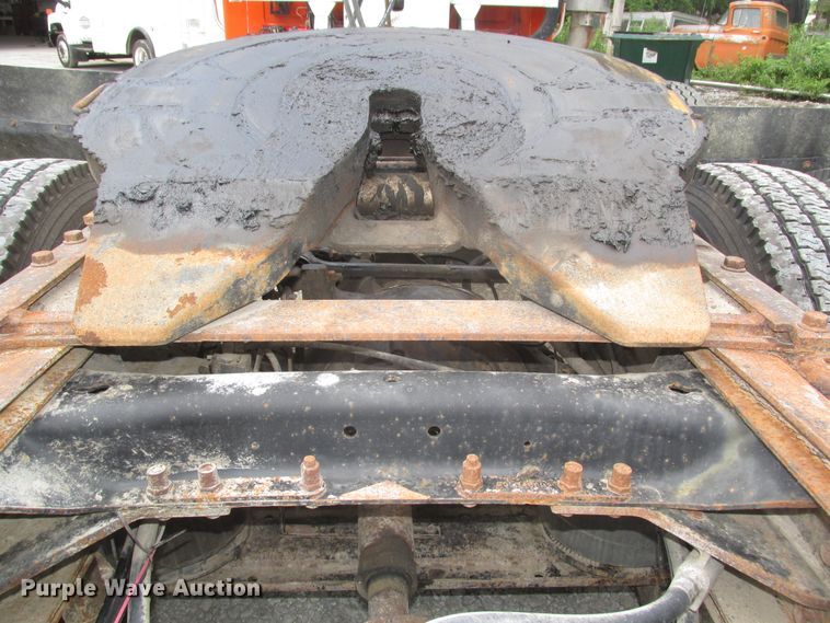 image for item DG2649 2000 Mack CH613  semi truck