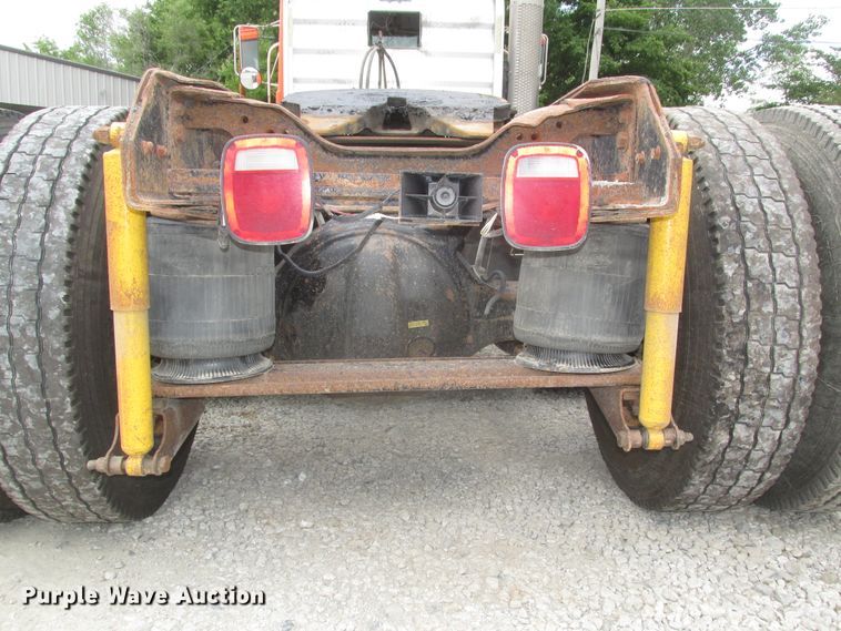 image for item DG2649 2000 Mack CH613  semi truck