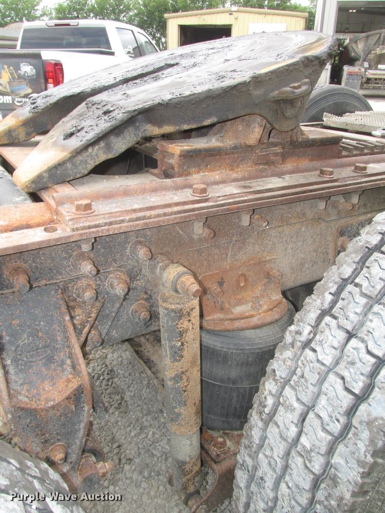 image for item DG2649 2000 Mack CH613  semi truck