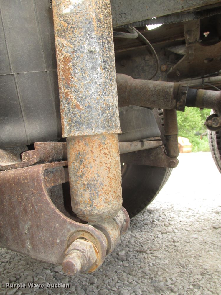 image for item DG2649 2000 Mack CH613  semi truck