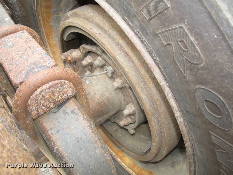 image for item DG2649 2000 Mack CH613  semi truck