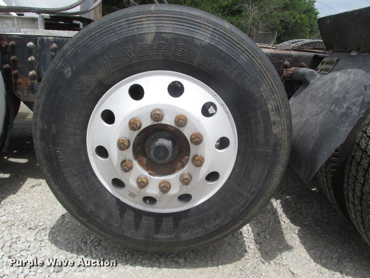 image for item DG2649 2000 Mack CH613  semi truck