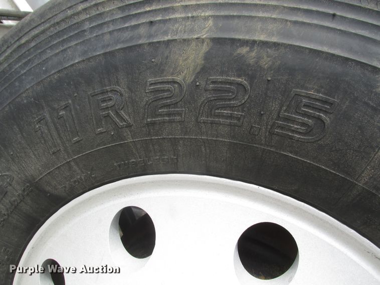 image for item DG2649 2000 Mack CH613  semi truck