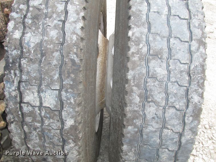 image for item DG2649 2000 Mack CH613  semi truck