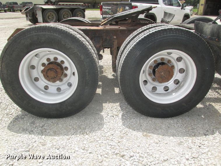 image for item DG2649 2000 Mack CH613  semi truck