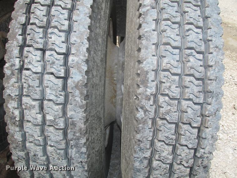 image for item DG2649 2000 Mack CH613  semi truck