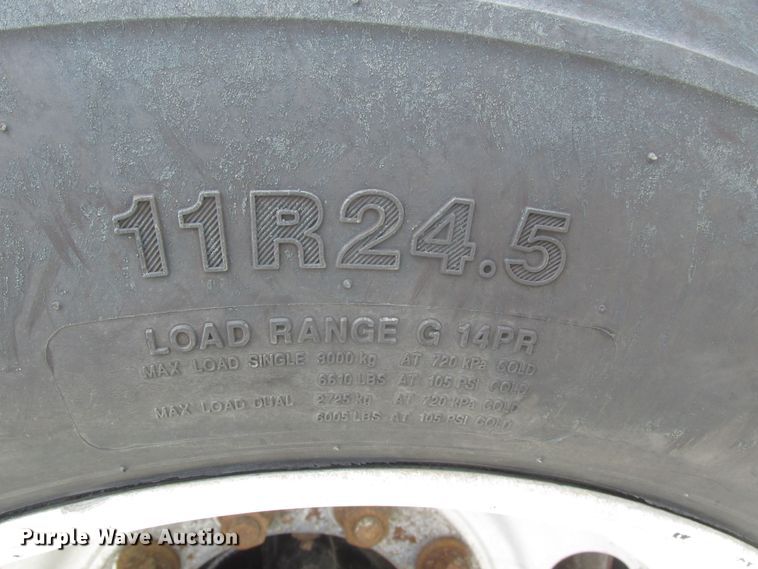 image for item DG2649 2000 Mack CH613  semi truck