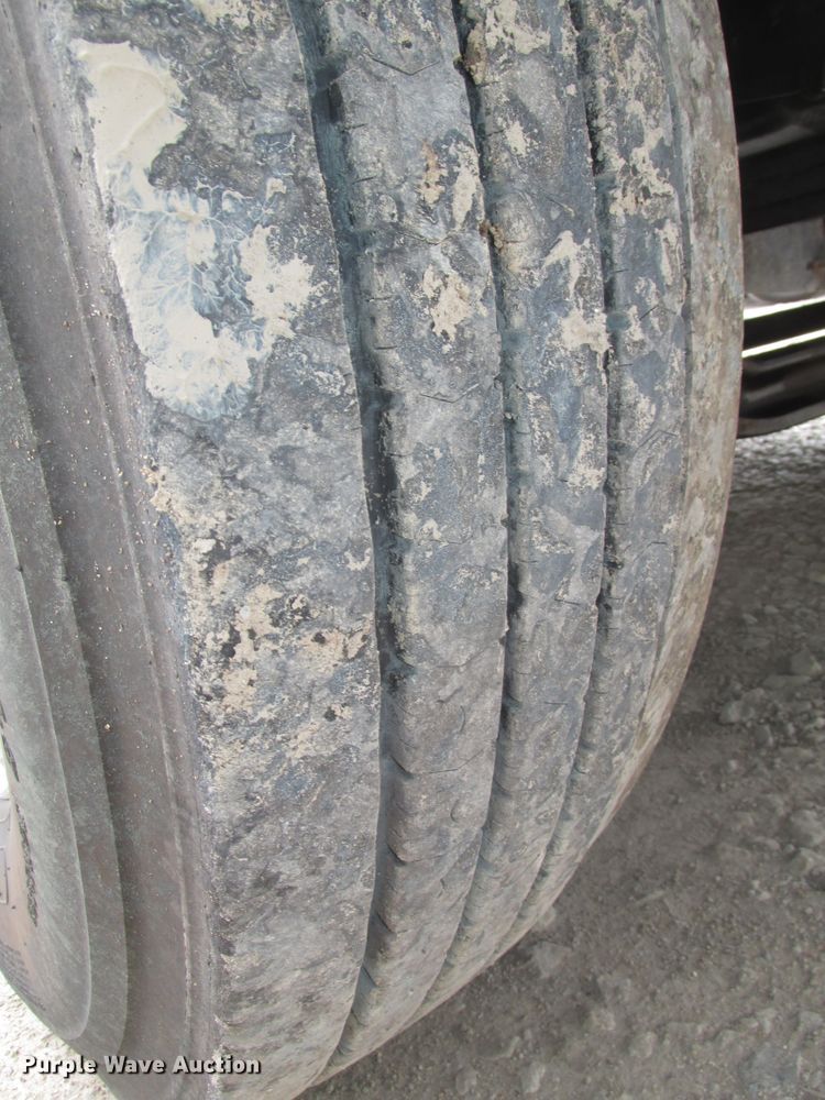 image for item DG2649 2000 Mack CH613  semi truck