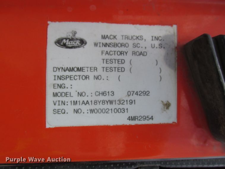 image for item DG2649 2000 Mack CH613  semi truck