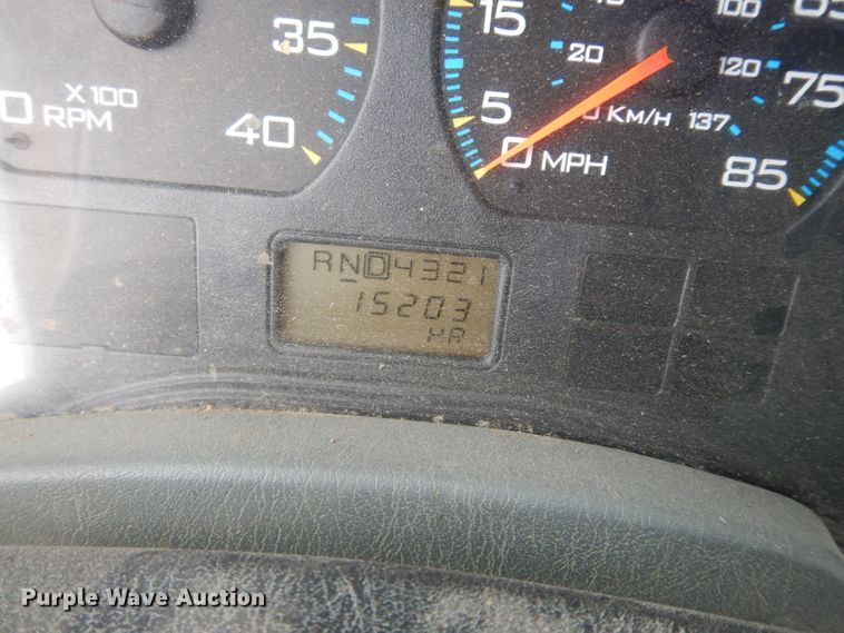 image for item DG6421 2004 International 7400 crane truck