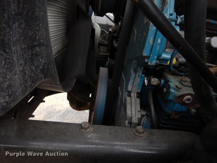 image for item DG6421 2004 International 7400 crane truck