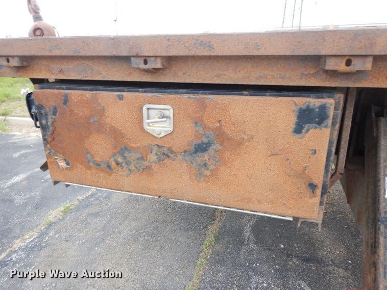 image for item DG6421 2004 International 7400 crane truck