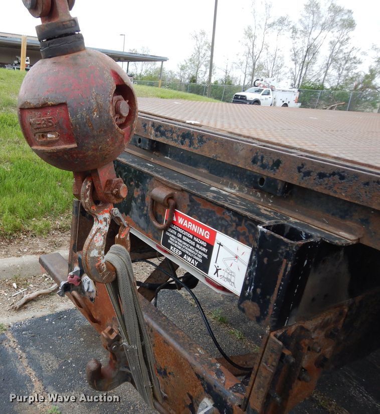 image for item DG6421 2004 International 7400 crane truck