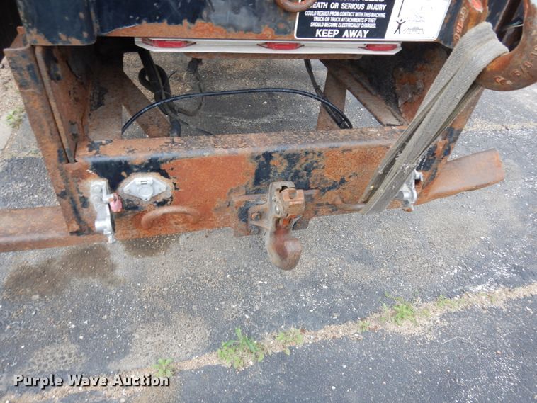 image for item DG6421 2004 International 7400 crane truck