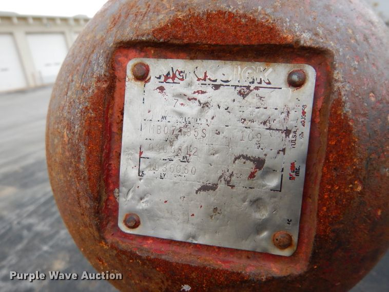 image for item DG6421 2004 International 7400 crane truck