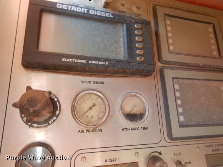 image for item DG6821 2008 Mertz Stewart & Stevenson MT-102-HP TA blender trailer