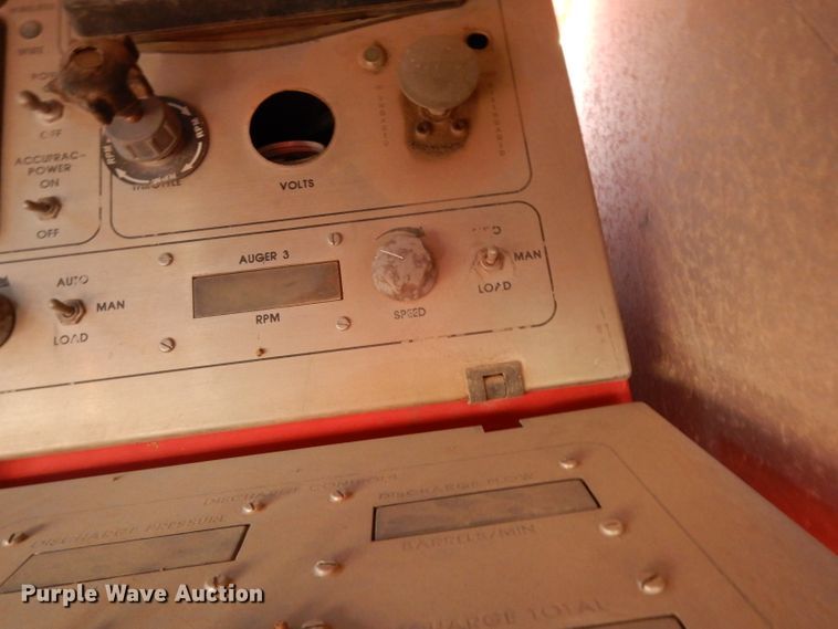 image for item DG6821 2008 Mertz Stewart & Stevenson MT-102-HP TA blender trailer