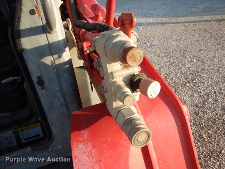 image for item DG6822 2014 Takeuchi TL12  skid steer loader