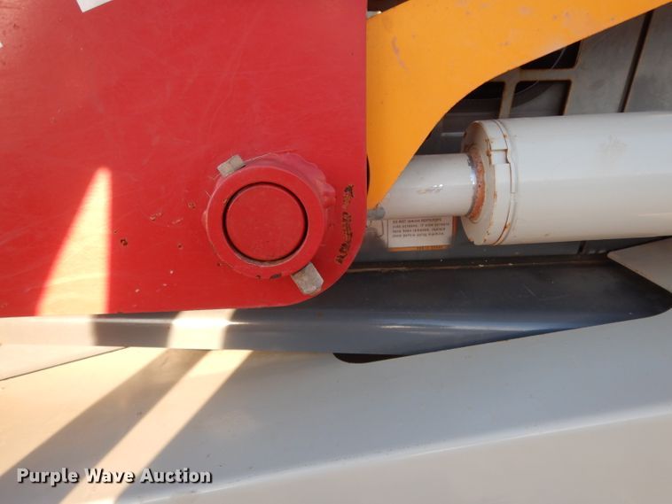 image for item DG6822 2014 Takeuchi TL12  skid steer loader