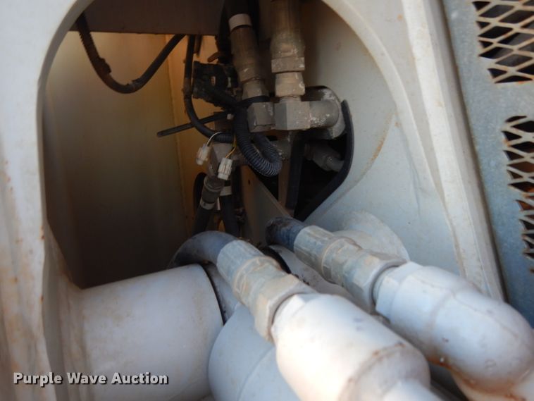 image for item DG6822 2014 Takeuchi TL12  skid steer loader